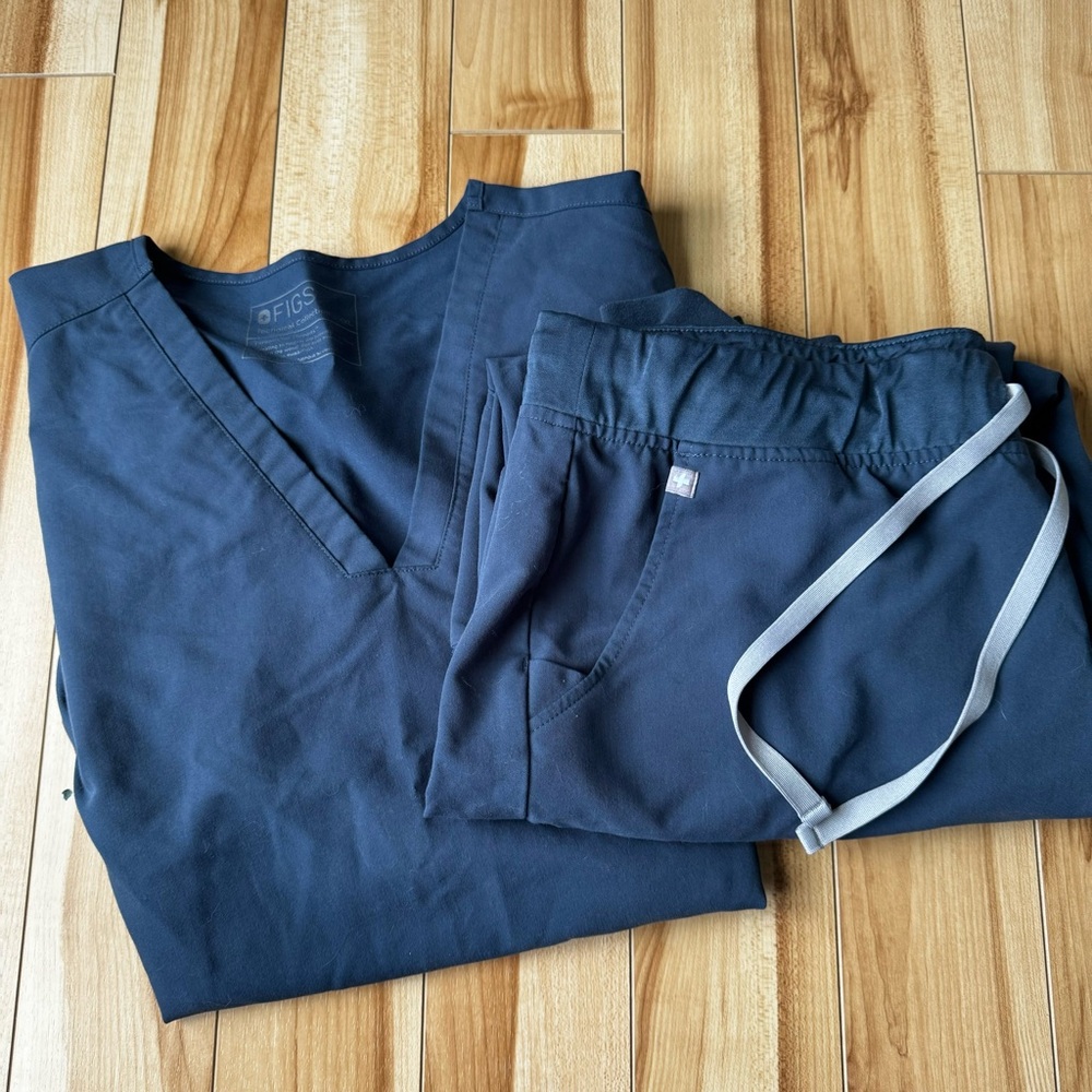 Figs scrubs set